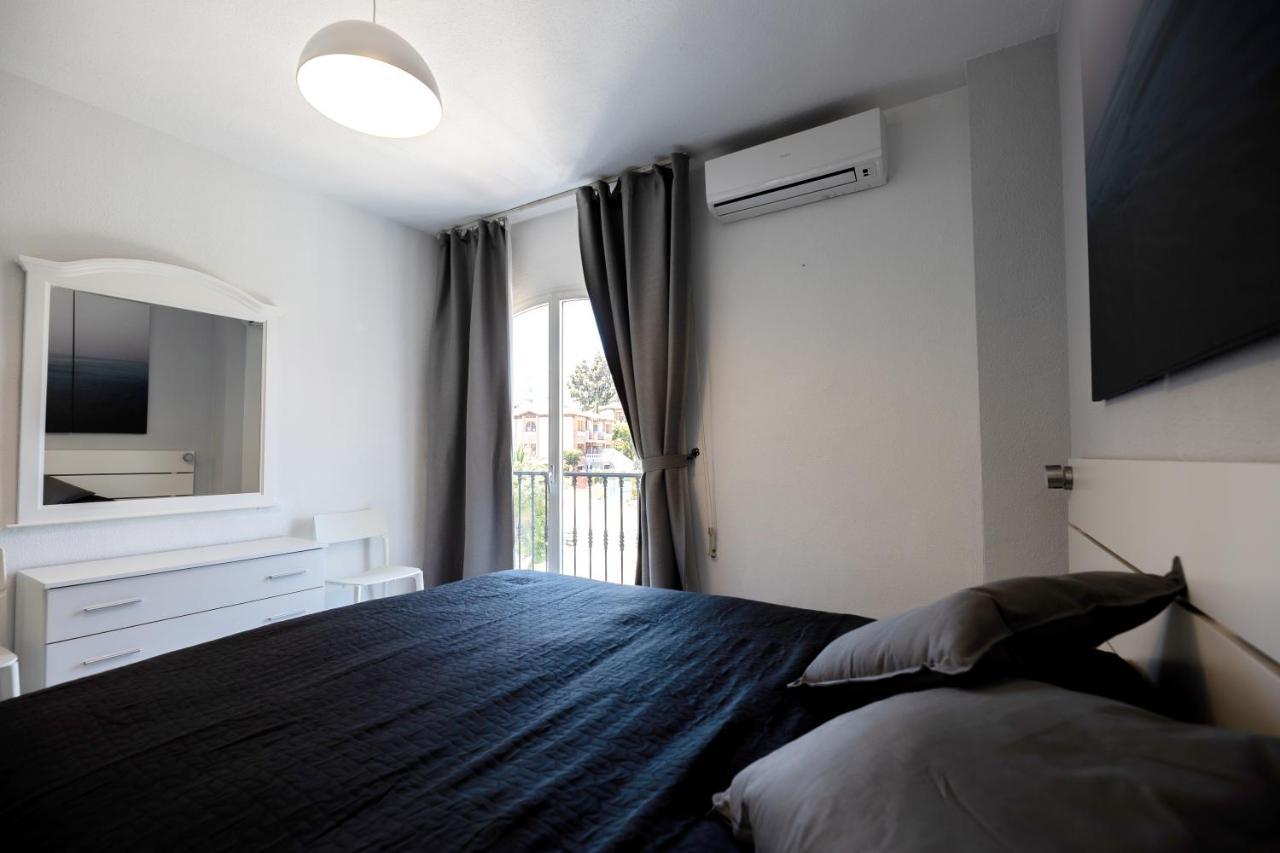 Spacious 2-Bedroom Apartment With Free Parking Sitio de Calahonda Bagian luar foto
