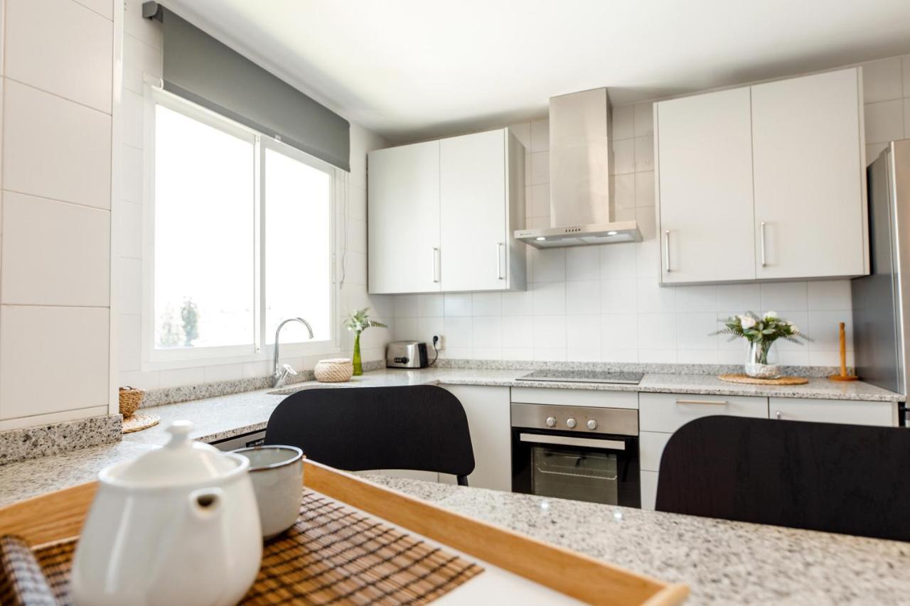 Spacious 2-Bedroom Apartment With Free Parking Sitio de Calahonda Bagian luar foto