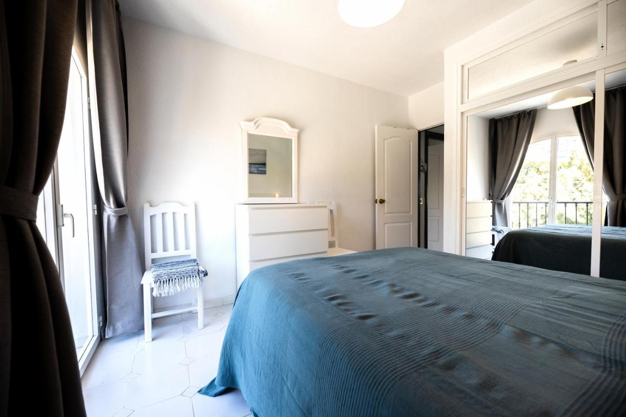 Spacious 2-Bedroom Apartment With Free Parking Sitio de Calahonda Bagian luar foto