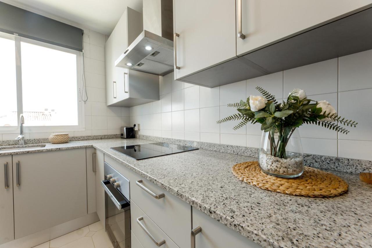 Spacious 2-Bedroom Apartment With Free Parking Sitio de Calahonda Bagian luar foto