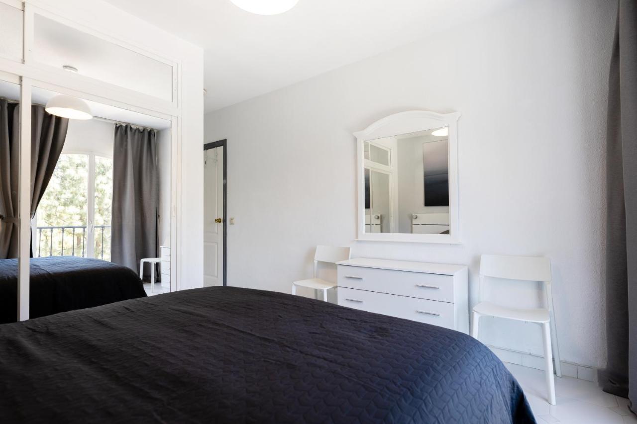 Spacious 2-Bedroom Apartment With Free Parking Sitio de Calahonda Bagian luar foto