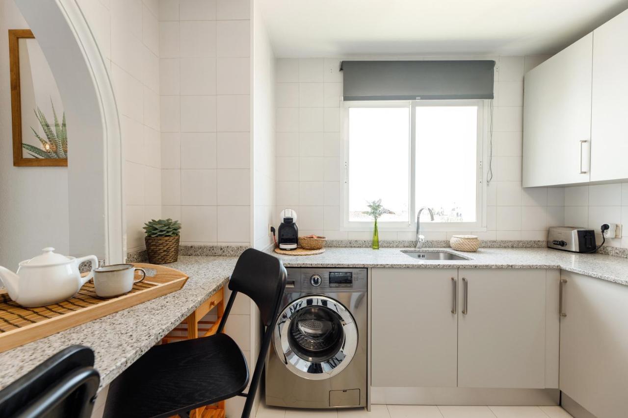 Spacious 2-Bedroom Apartment With Free Parking Sitio de Calahonda Bagian luar foto