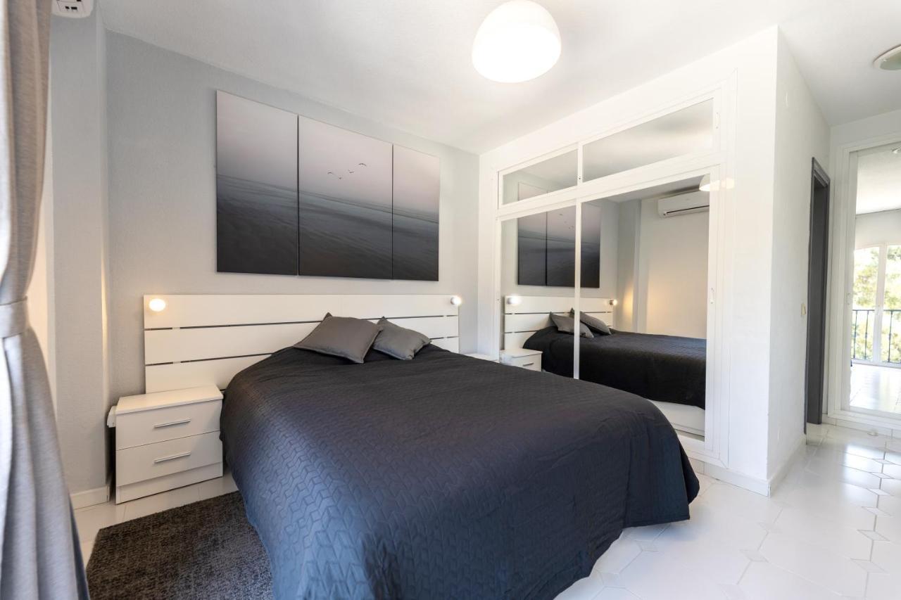 Spacious 2-Bedroom Apartment With Free Parking Sitio de Calahonda Bagian luar foto