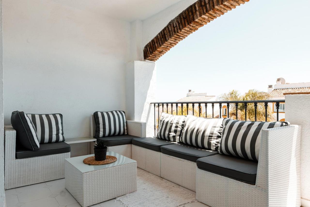 Spacious 2-Bedroom Apartment With Free Parking Sitio de Calahonda Bagian luar foto